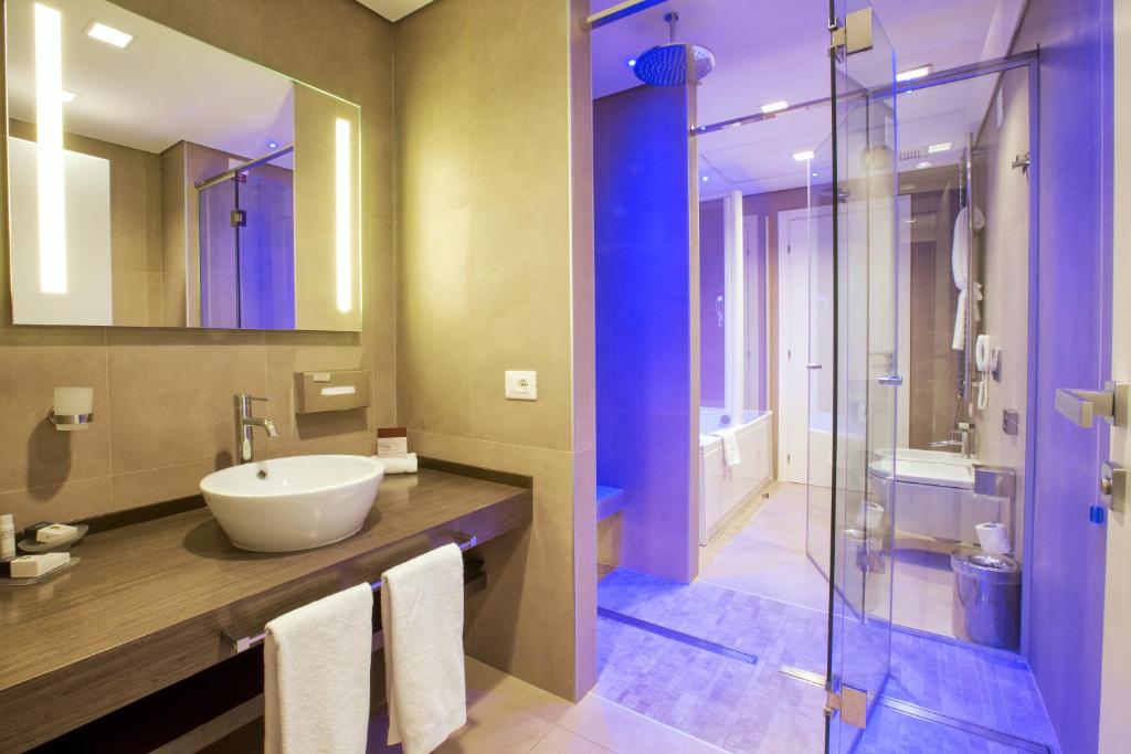 عکس هتل دابل تری بای هیلتون (Doubletree by Hilton)