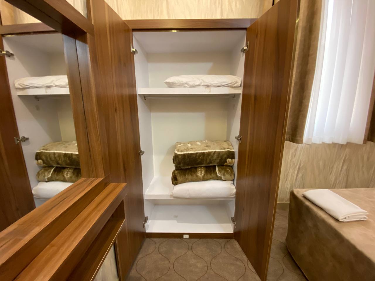 عکس هتل فرهاد