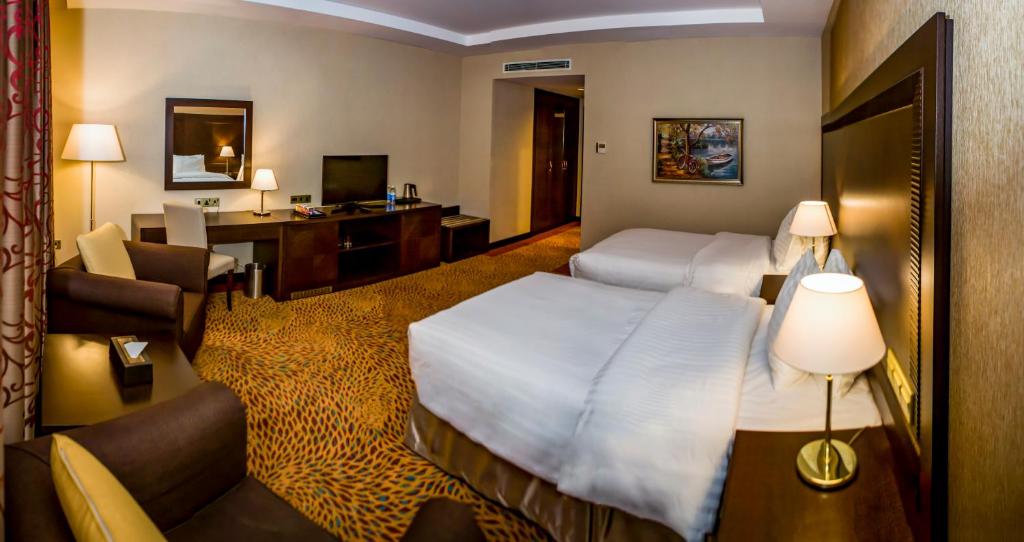 عکس هتل بارون (The Baron)