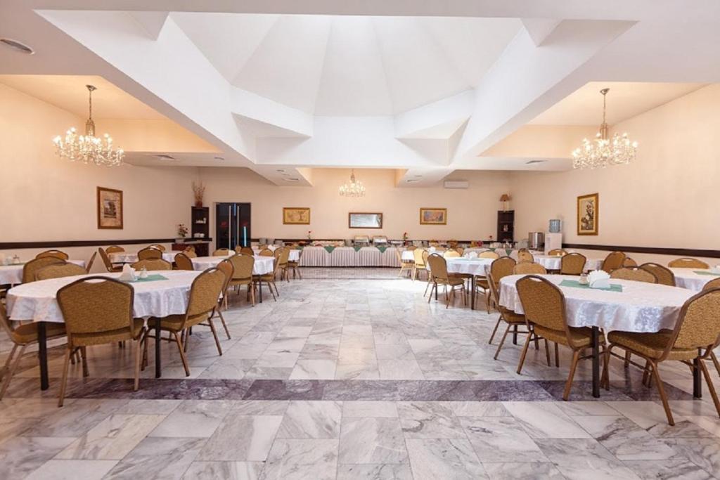 عکس هتل رجینه (Regineh)