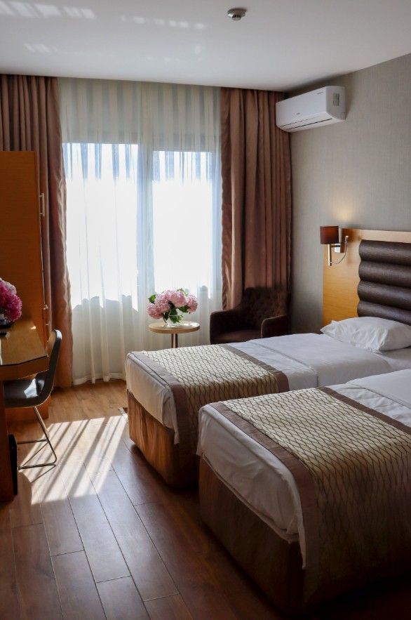 عکس هتل ریوا