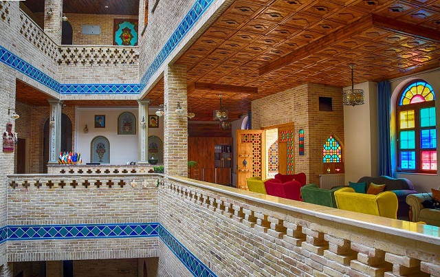 عکس هتل سنتی درباری