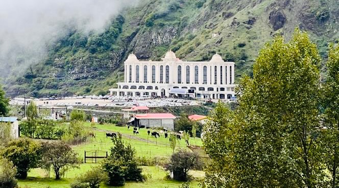 تصویر هتل حیران