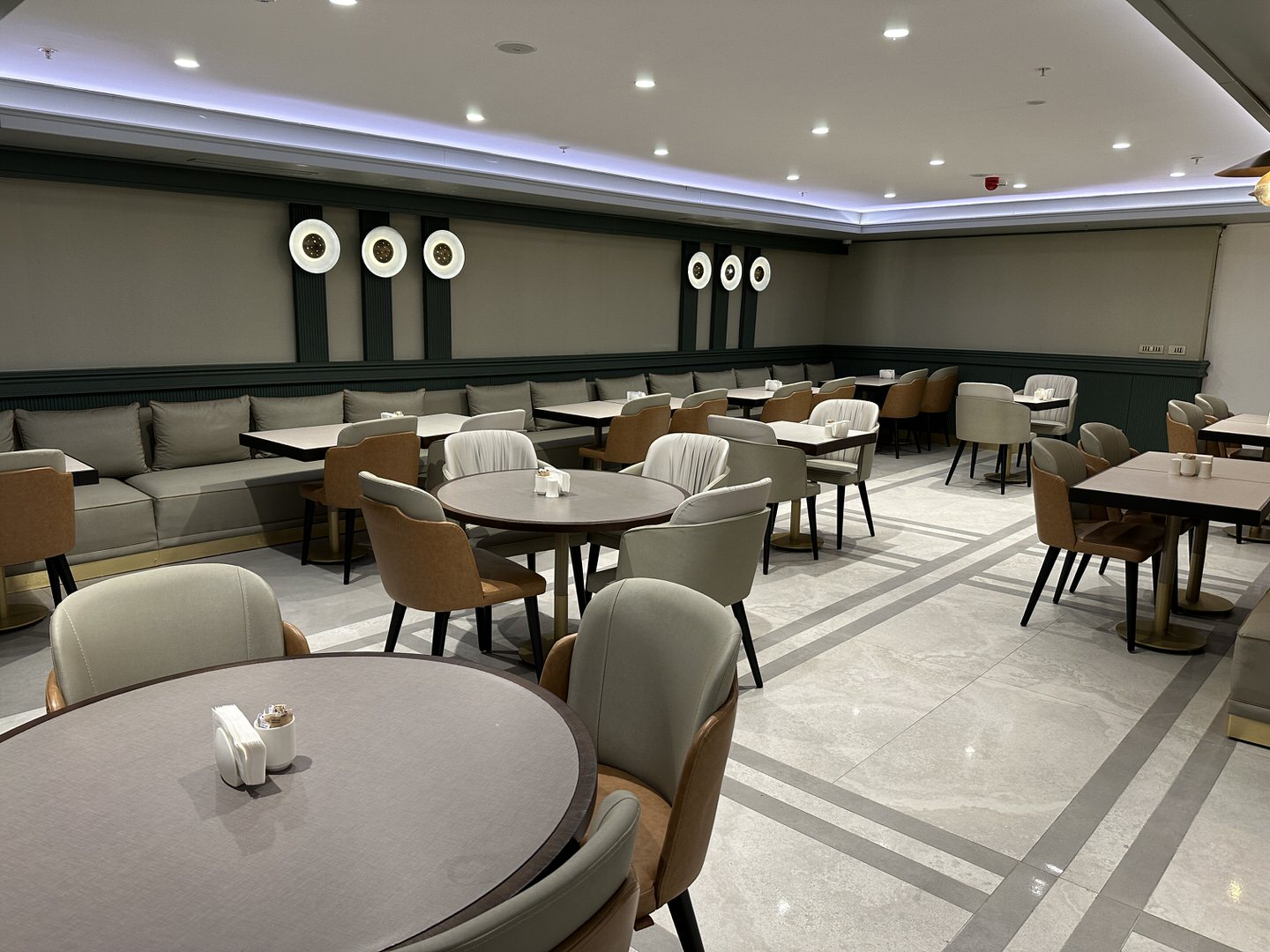 عکس هتل دیز این بای ویندهام بومونتی (Days Inn by Wyndham Bomonti)