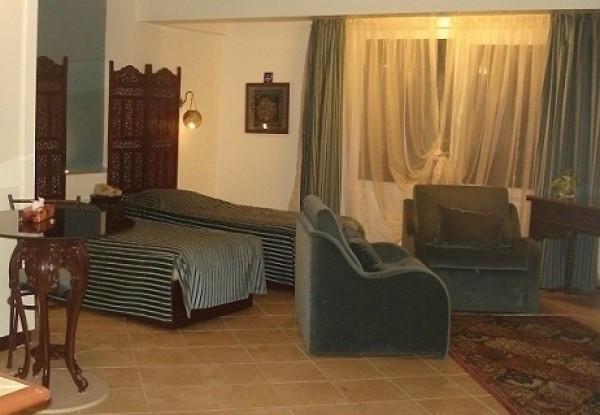 عکس هتل چهل پنجره