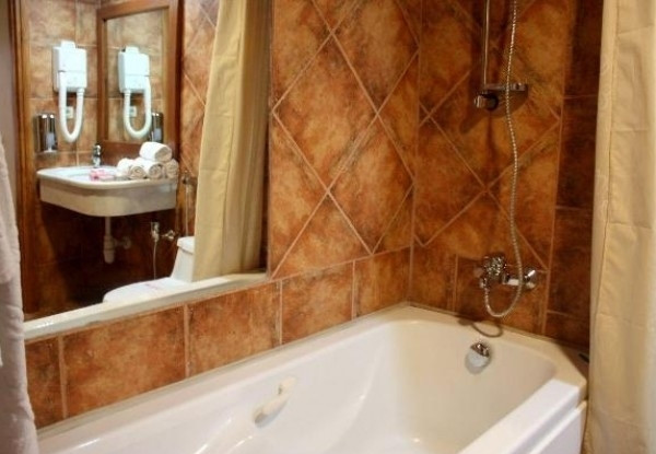 عکس هتل چهل پنجره