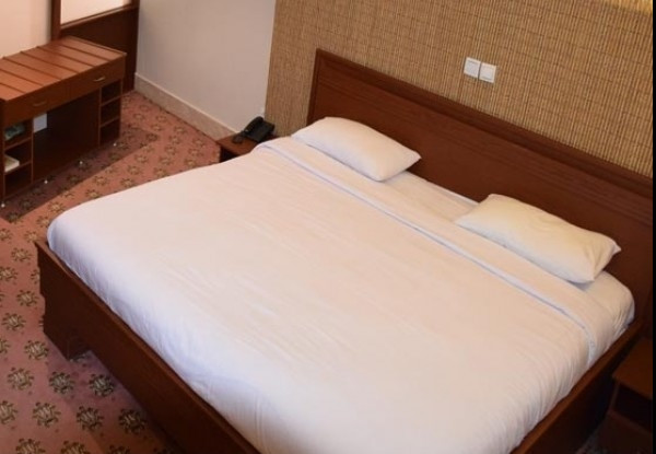 عکس هتل پیروزی