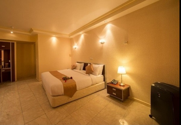 عکس هتل پیروزی