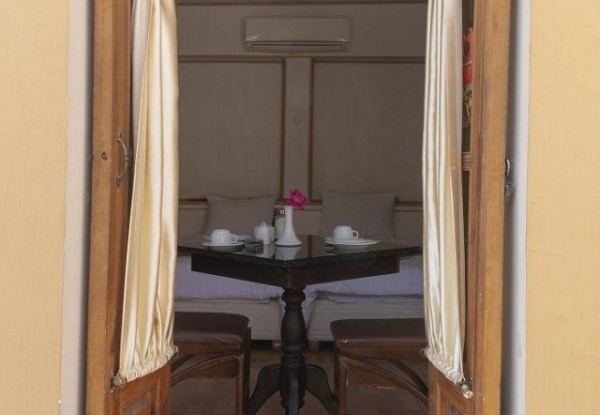 عکس هتل سنتی طلوع خورشید