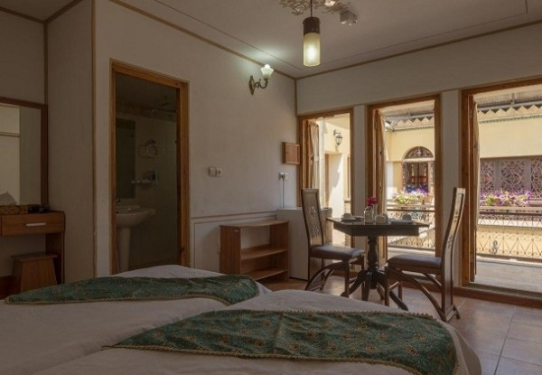 عکس هتل سنتی طلوع خورشید