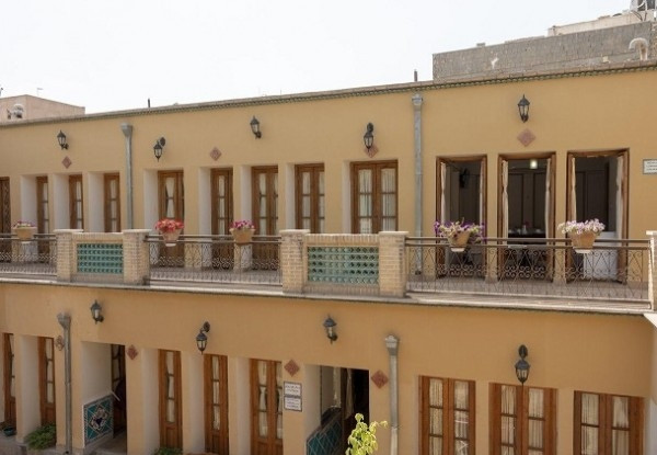 عکس هتل سنتی طلوع خورشید