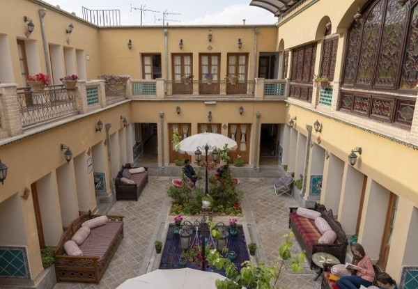 عکس هتل سنتی طلوع خورشید