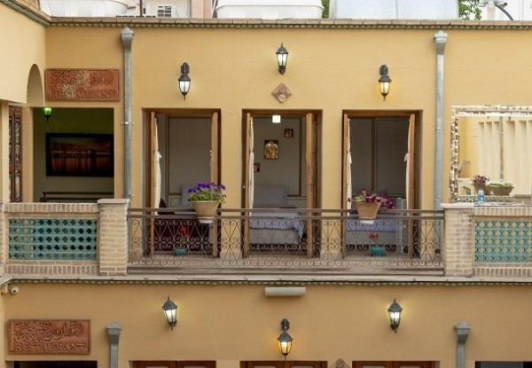 عکس هتل سنتی طلوع خورشید