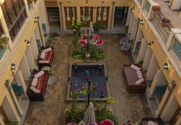 عکس هتل سنتی طلوع خورشید