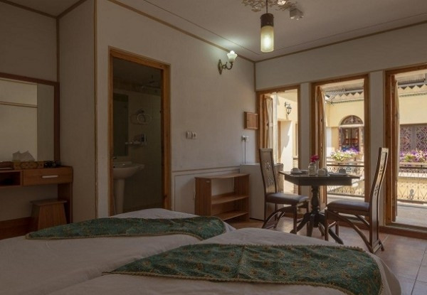 عکس هتل سنتی طلوع خورشید