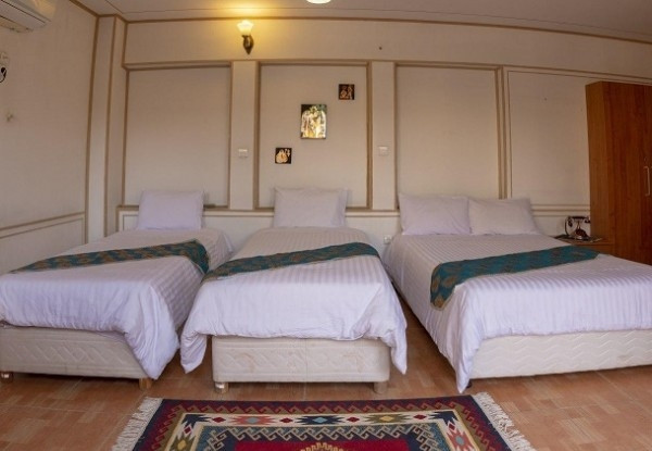 عکس هتل سنتی طلوع خورشید