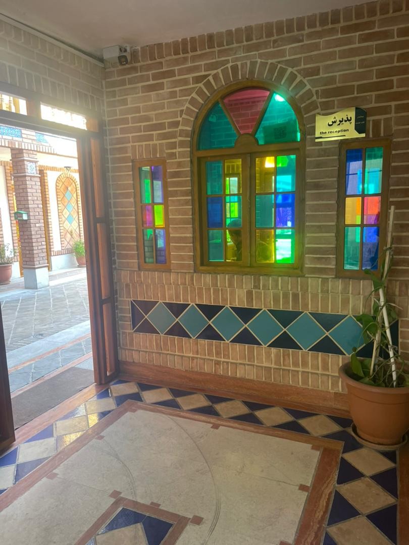 عکس هتل سنتی تخت جمشید