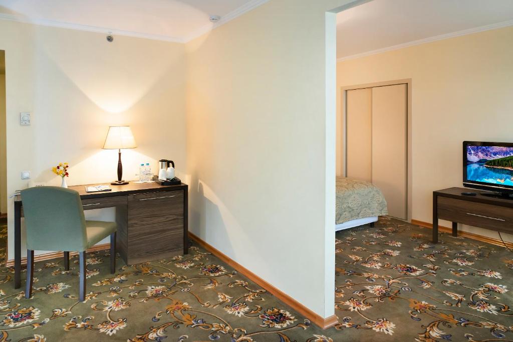 عکس هتل آنی پلازا (Ani Plaza)