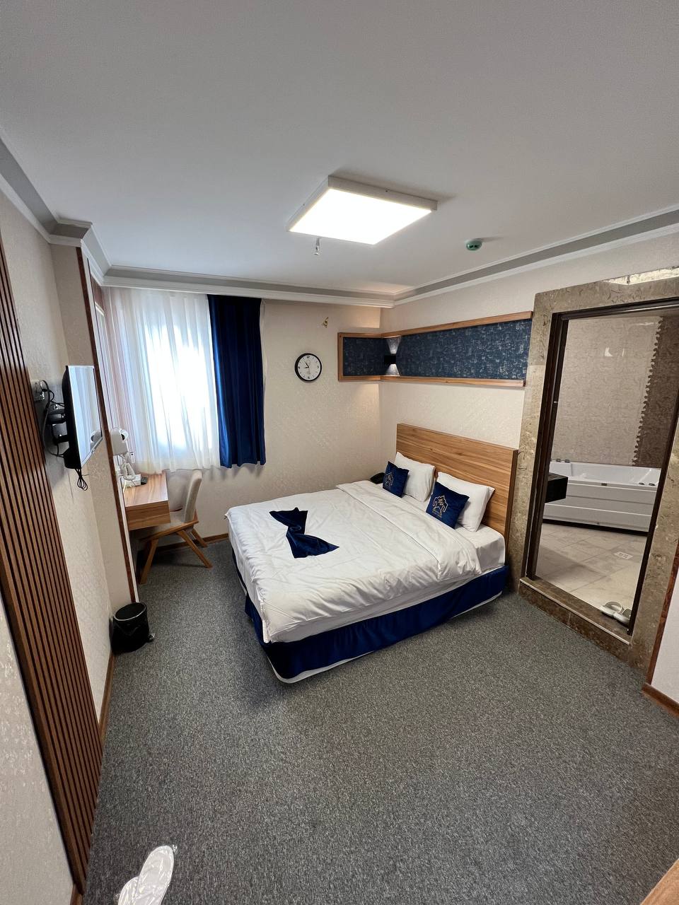 عکس هتل ضیافت نور