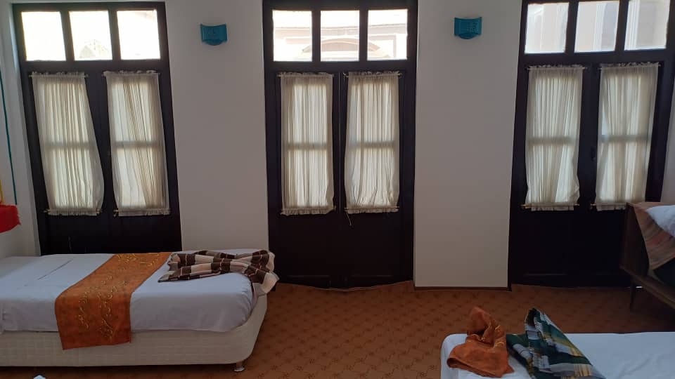 عکس هتل کهن پایاب