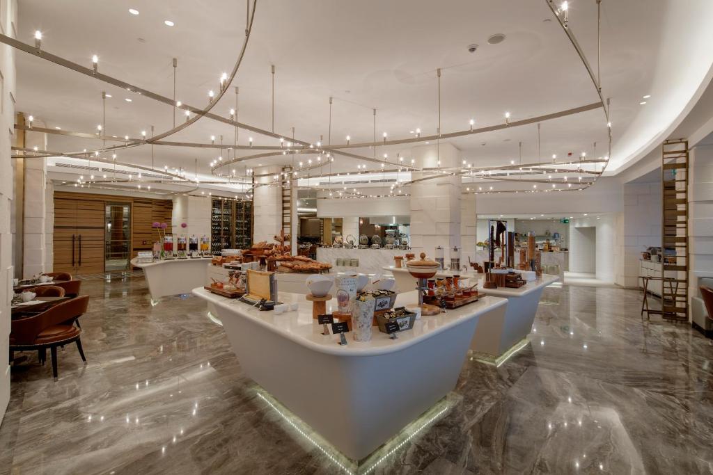 عکس هتل کنراد (Conrad)