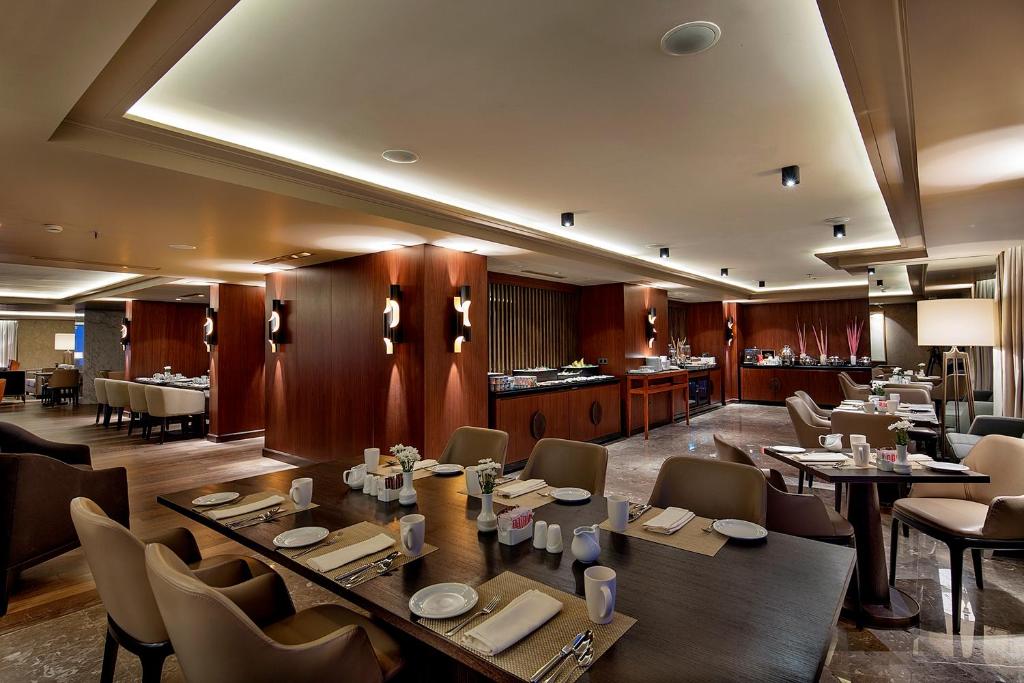 عکس هتل هیلتون (Hilton)