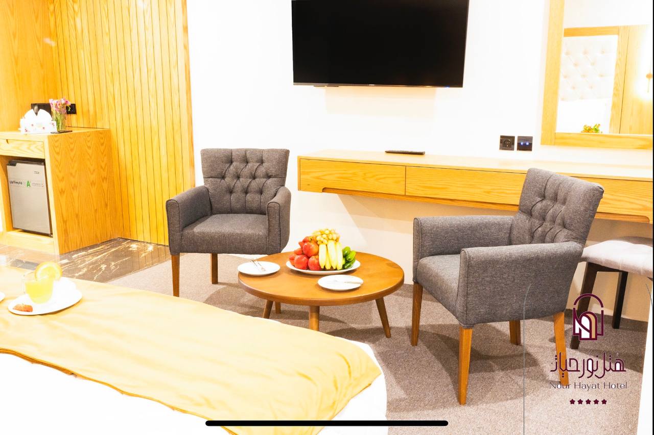 عکس هتل نور حیات