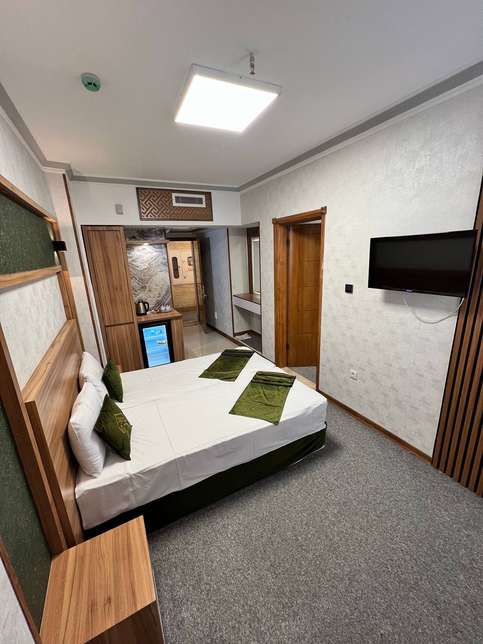 عکس هتل ضیافت نور