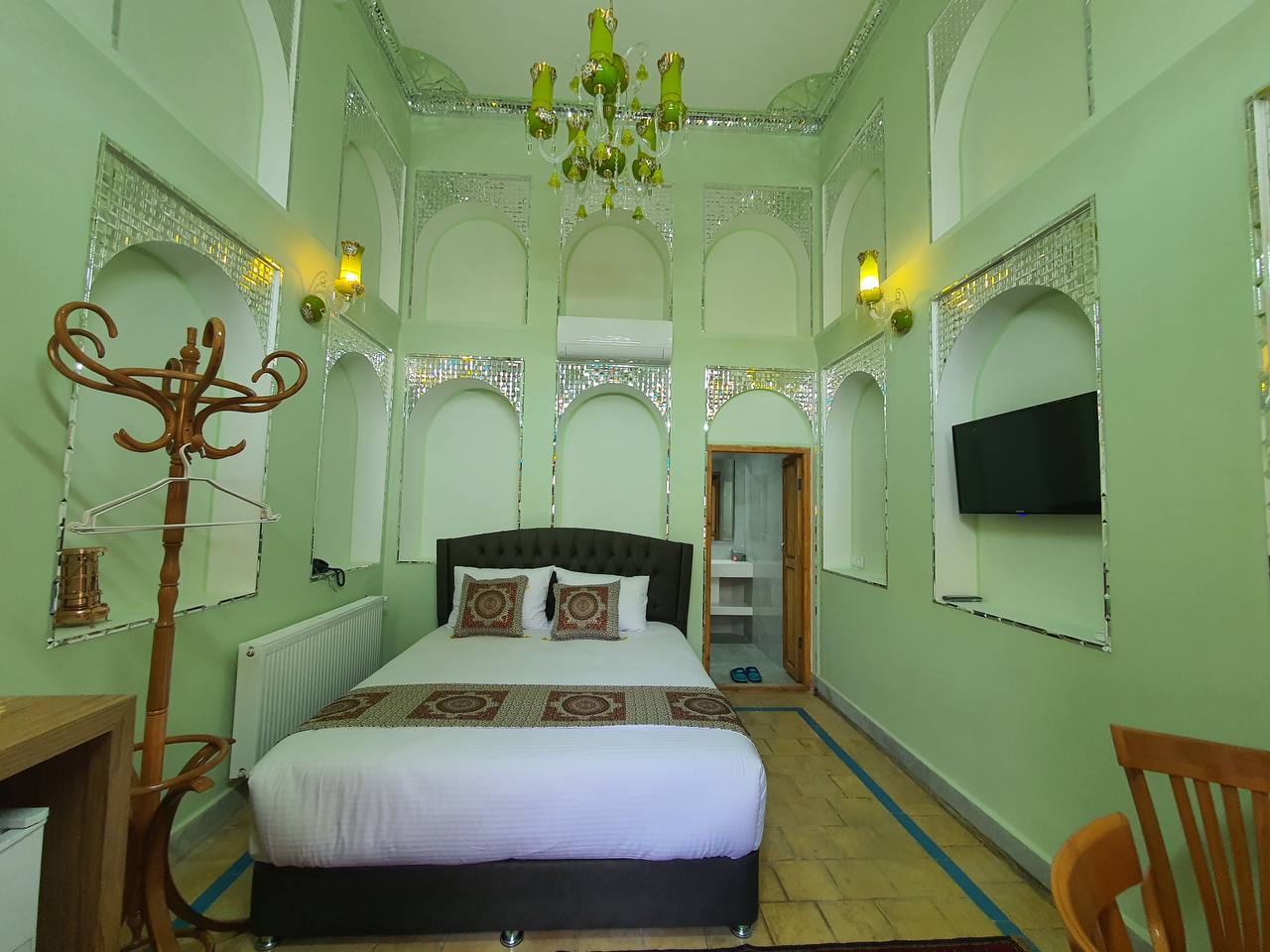 عکس هتل خاتم