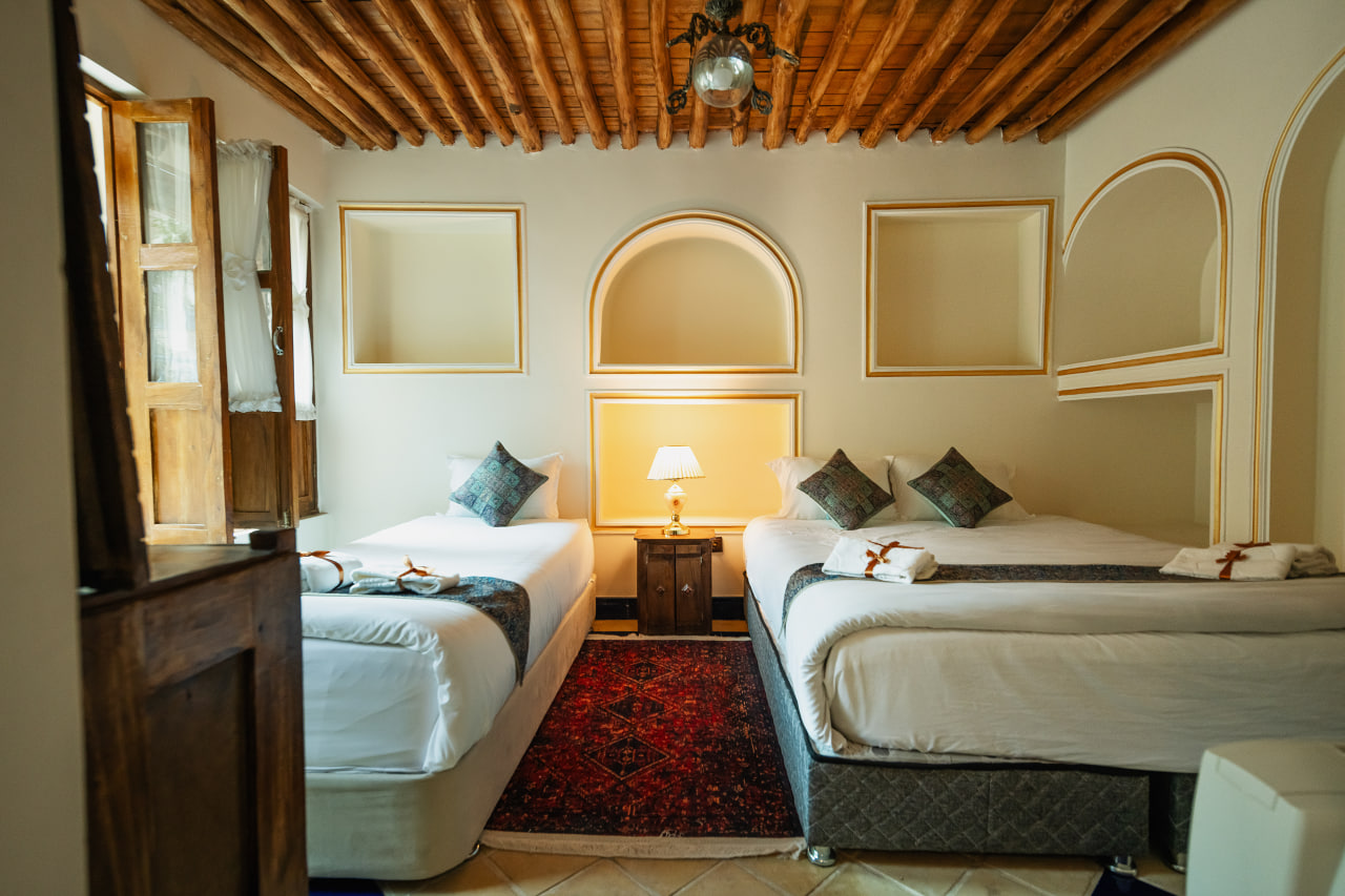 عکس هتل آناهید