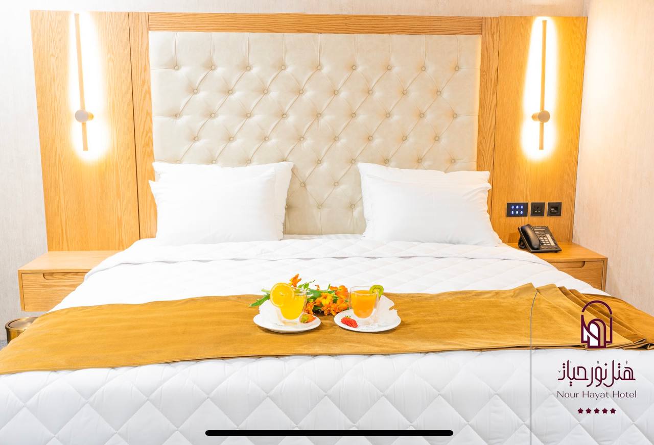 عکس هتل نور حیات