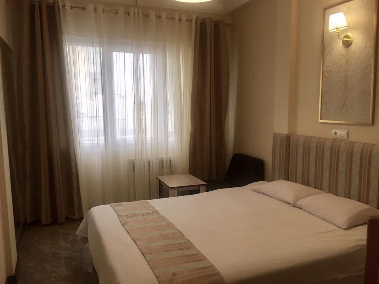 عکس هتل سپید