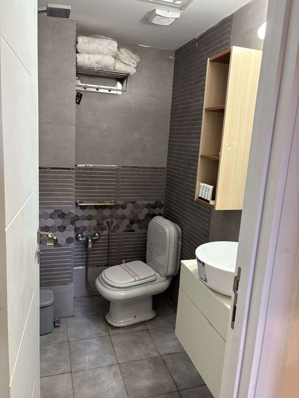 عکس هتل باغ چهار فصل