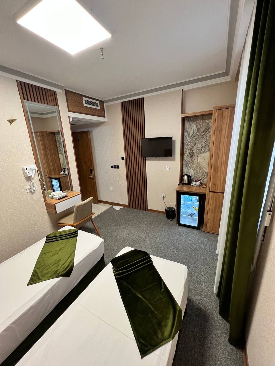 عکس هتل ضیافت نور