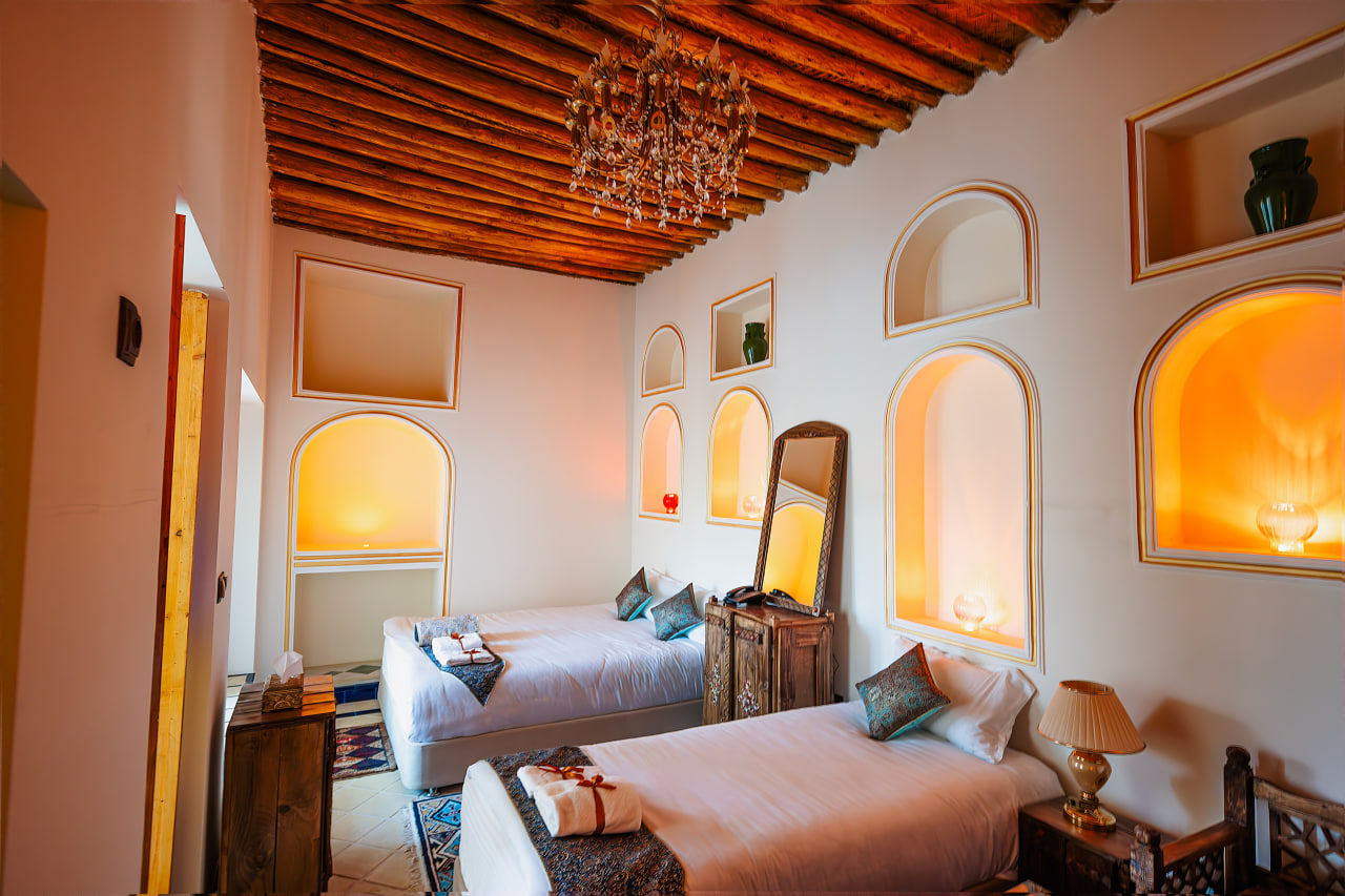 عکس هتل آناهید