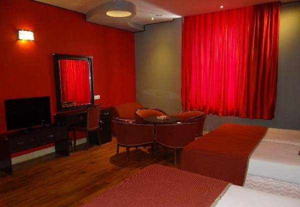 عکس هتل باباطاهر