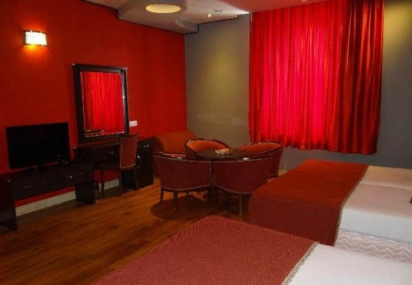 عکس هتل باباطاهر