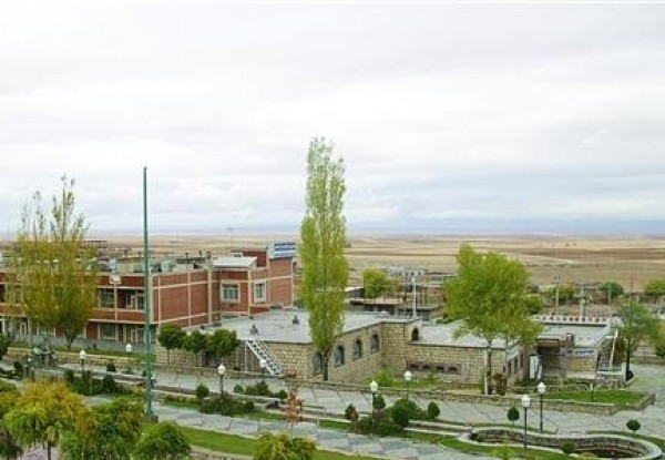 عکس هتل جهانگردی غار علیصدر