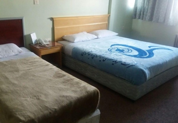 عکس هتل جهانگردی غار علیصدر