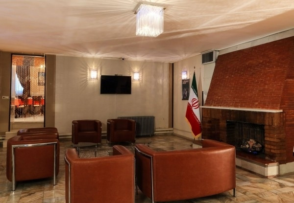 عکس هتل جهانگردی غار علیصدر