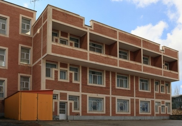 عکس هتل جهانگردی غار علیصدر