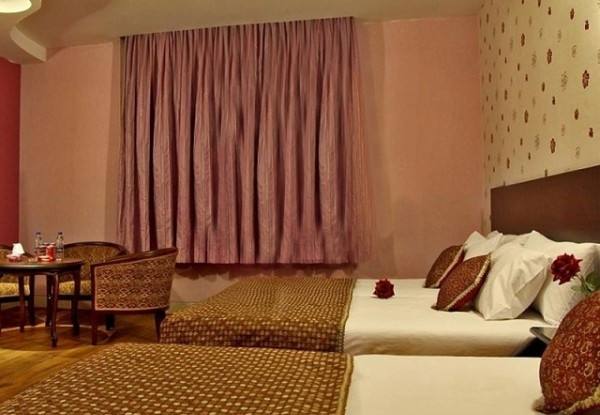 عکس هتل جهانگردی غار علیصدر