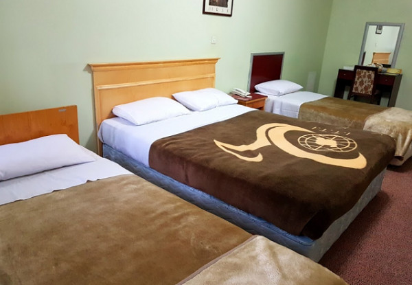 عکس هتل جهانگردی غار علیصدر