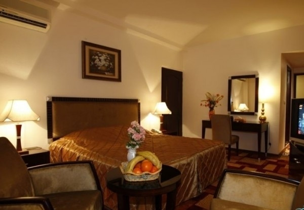 عکس هتل سارا