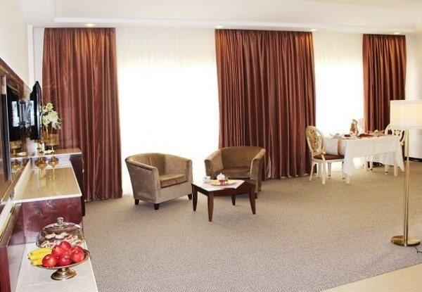 عکس هتل بزرگ پارک حیات