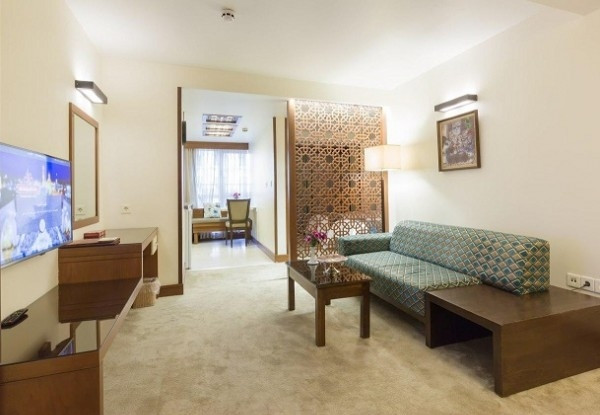 عکس هتل نگین پاسارگاد