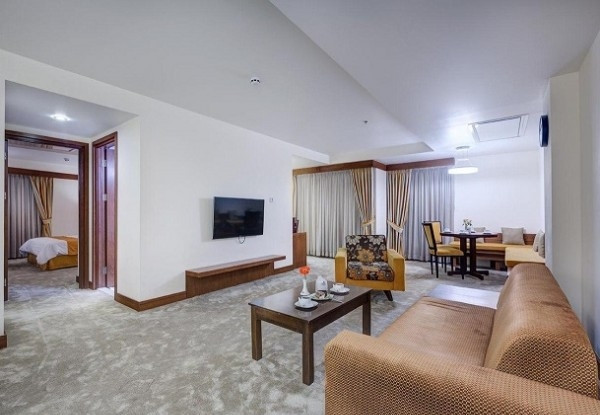 عکس هتل نگین پاسارگاد