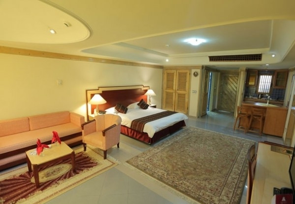 عکس هتل توریست توس