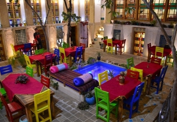 عکس هتل عمارت هفت رنگ