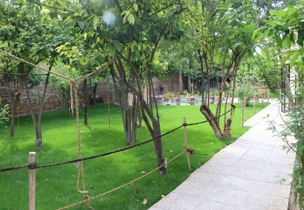 عکس هتل خانه باغ ایرانی